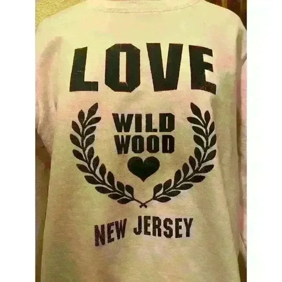 Women's Vintage Love Wildwood New Jersey Pink Crewneck Sweatshirt Size 1X - Picture 2 of 6